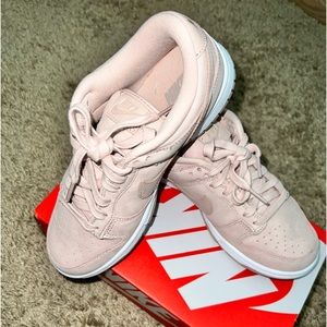 Nike Dunks Low- Pink